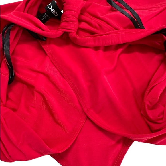 Bebe Red Halter V neck Bodysuit Top Size Small - Picture 15 of 17